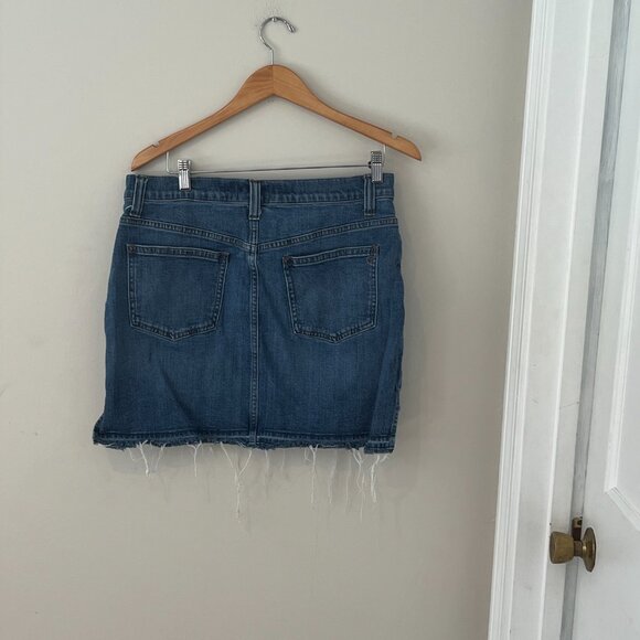 Madewell Denim Raw Hem Mini Skirt Size 31 / 12 - Picture 4 of 5